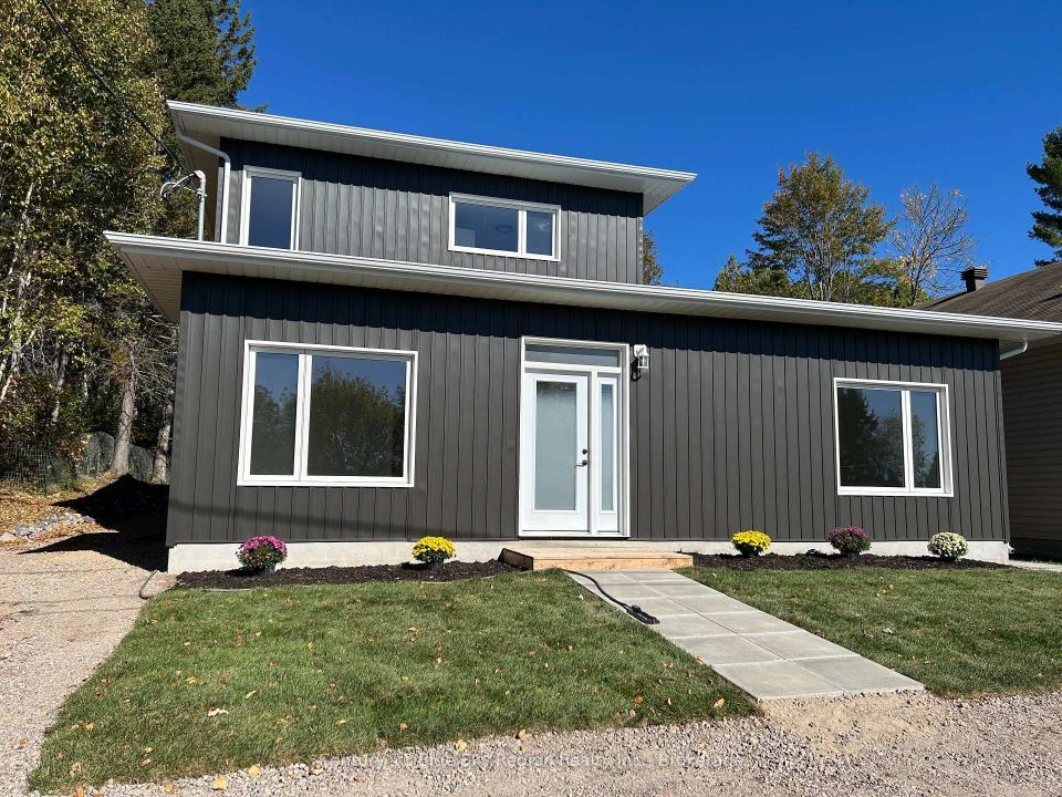 16 BIRCH STREET, Powassan, Ontario P0H 1Z0, Canadá