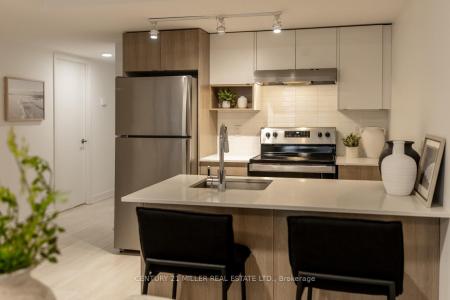 1129 COOKE BOULEVARD, Burlington, Ontario L7T 0C3, Canada