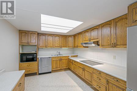 20 BAIF BOULEVARD, Richmond Hill (north Richvale), Ontario L4C 8T1, Canada