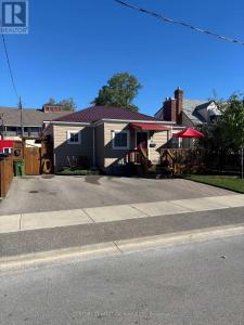 11 BARNES STREET, St. Thomas, Ontario N5R 2V3, Canada