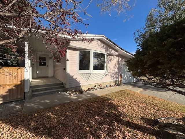 15 WILLOW ROAD W, Claresholm, Alberta T0L 0T0, Canadá