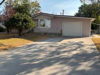 15 WILLOW ROAD W, Claresholm, Alberta T0L 0T0, Canadá