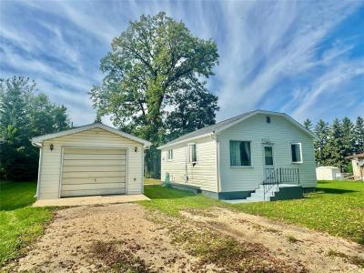 270 FIFTH AVENUE, Neepawa, Manitoba R0J 1H0, Canada