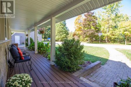 8583 SDRD 15, Centre Wellington, Ontario N0B 1J0, Canadá