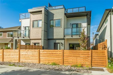 1916 ETHEL STREET, Kelowna, British Columbia V1Y 2Z5, Canada