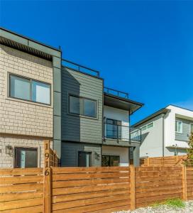 1916 ETHEL STREET, Kelowna, Colúmbia Britânica V1Y 2Z5, Canadá