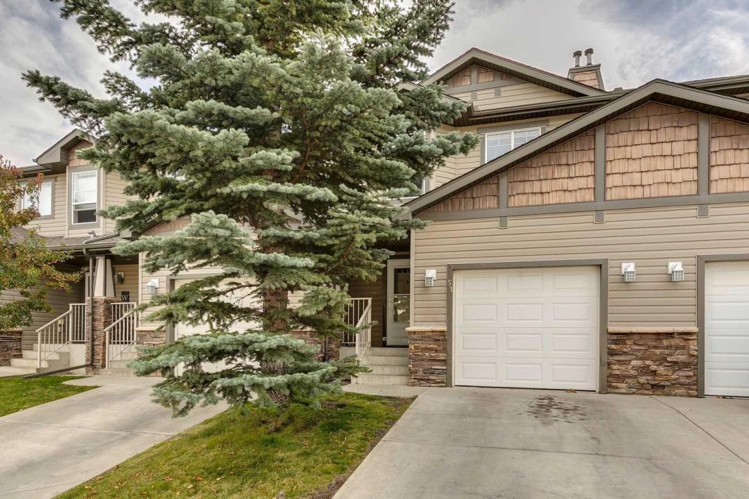 51 SPRING MEADOWS BAY, Okotoks, Alberta T1S 2G8, Canada