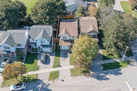 134 WALTON DRIVE, Aurora, Ontario L4G 3K4, Canadá