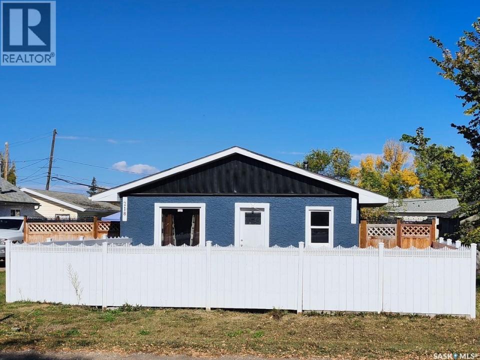 218 2ND AVENUE W, 梅德斯通, 薩斯喀徹爾省 S0M 1M0, 加拿大