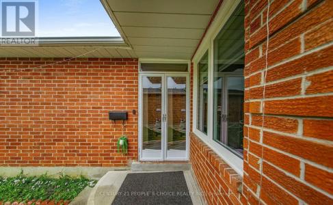 31 DORKING DRIVE, Brampton (heart Lake West), Ontario L6Z 3T9, Kanada