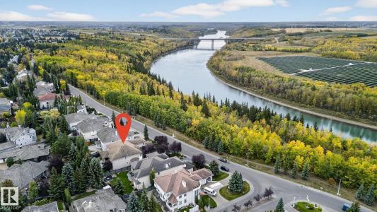 473 HEFFERNAN DRIVE NW, Edmonton, Alberta T6R 2X1, Canada