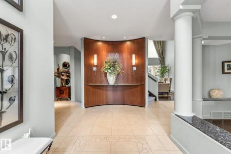 473 HEFFERNAN DRIVE NW, Edmonton, Alberta T6R 2X1, Canada