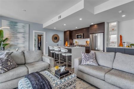 1181 SUNSET DRIVE, Kelowna, Colúmbia Britânica V1Y 0L4, Canadá