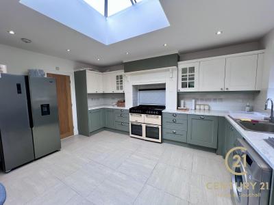 213, Woodrow Avenue, HAYES, 英国