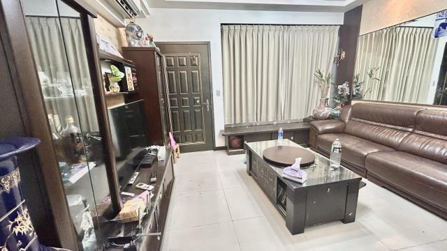 鶯桃路, Yingge Dist., Nowe Tajpej 239, Tajwan