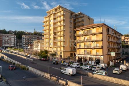 Via Due Obelischi, Gravina Di Catania, Sicilia 95030, İtalya