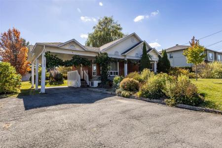 3790  Rue Charles-Hamel, Sherbrooke (Les Nations), Quebec J1L 1M6, Canada