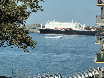 166-25 Powells Cove Boulevard unit: 3F 3F, Beechhurst, NY 11357, USA