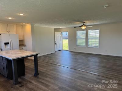 197 Burleson Point, Woodleaf, North Carolina 27054, Stati Uniti