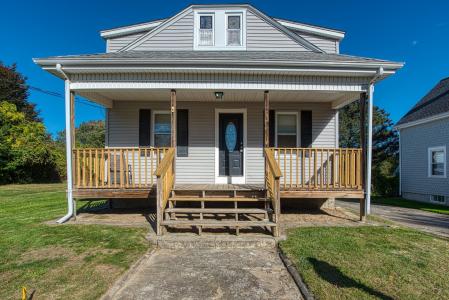 8 Herbert Street , Taunton, 麻薩諸塞州 02780, 美國