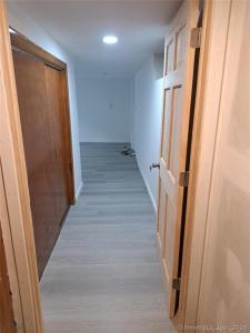 869 Washington Street Ext basement, Waterbury, Connecticut 06708, USA