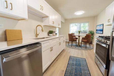 2640 N Windsor Drive , 102, Arlington Heights, Illinois 60004, Estados Unidos