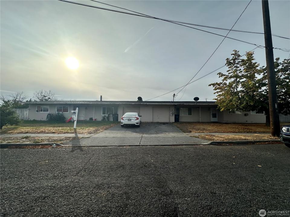 8958 Tinkerloop #A & B, Moses Lake, Washington 98837, Estados Unidos