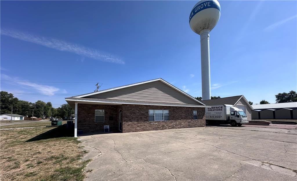 403 S Sycamore St., Villa Grove, Illinois 61956