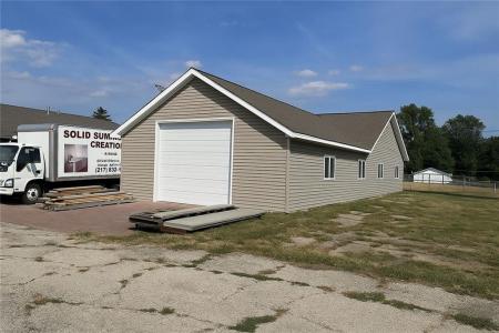 403 S Sycamore St., Villa Grove, Illinois 61956