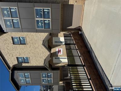 761B 4th Street, Secaucus, NJ 07094, USA