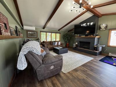 220 NE 4th Ave, Kenmare, Dakota Del Norte 58746, Estados Unidos