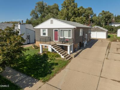 1204 1st Street, Mandan, ND 58554, USA