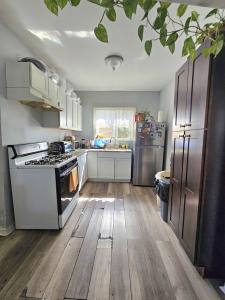 5635 S California Ave, Chicago, Illinois 60629