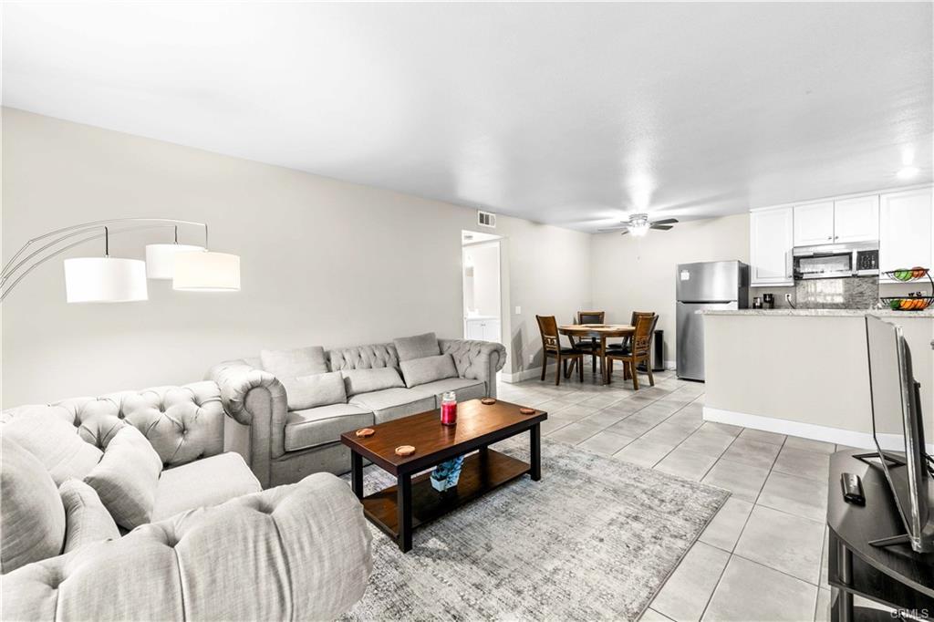 23220 Orange unit #9, Lake Forest, California 92630, Estados Unidos