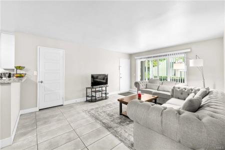 23220 Orange unit #9, Lake Forest, California 92630, Estados Unidos