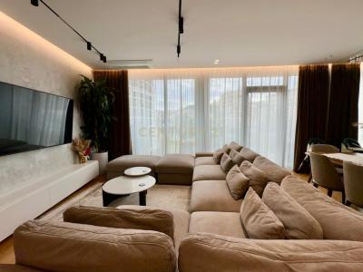 Liqeni i Tiranës, Tirana, Albania