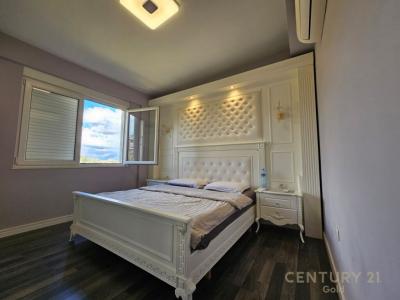 Liqeni i Thatë, Tirana, Albania