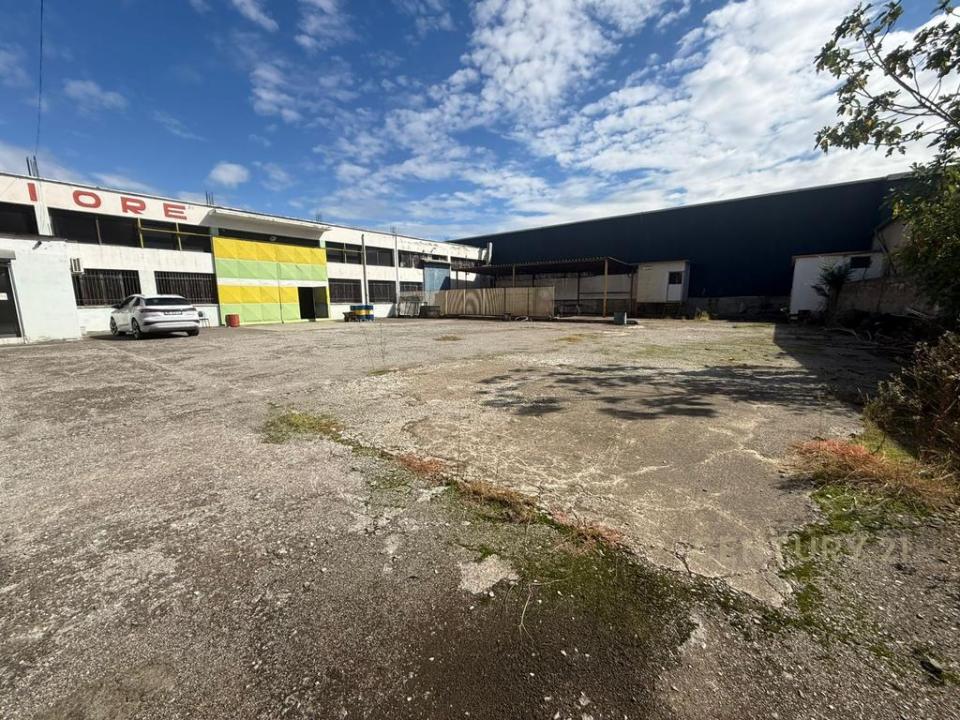 Qendra Tregtare QTU, Tirana, Albania