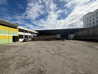 Qendra Tregtare QTU, Tirana, Albania