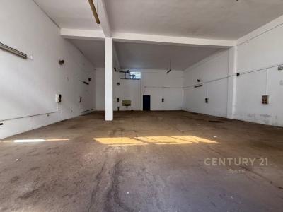 Qendra Tregtare QTU, Tirana, Albania