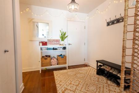 9615  Av. Papineau, Montréal (Ahuntsic-Cartierville), Quebec H2B 1Z6, Canadá