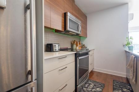 9615  Av. Papineau, Montréal (Ahuntsic-Cartierville), Quebec H2B 1Z6, Canadá