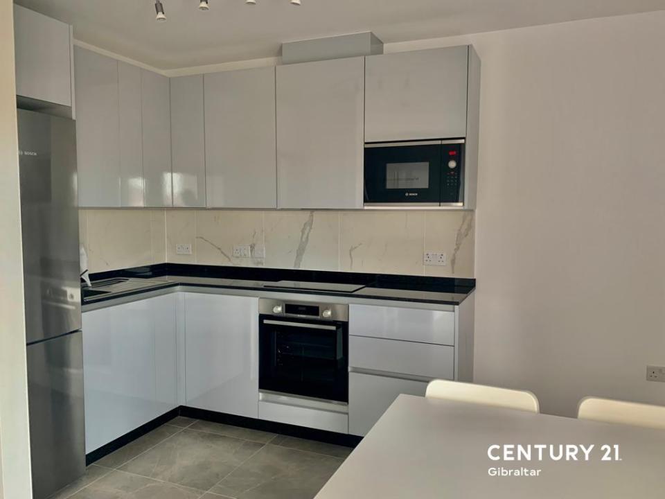 2/1, 14, Devil's Tower Road, Eastside, ジブラルタル