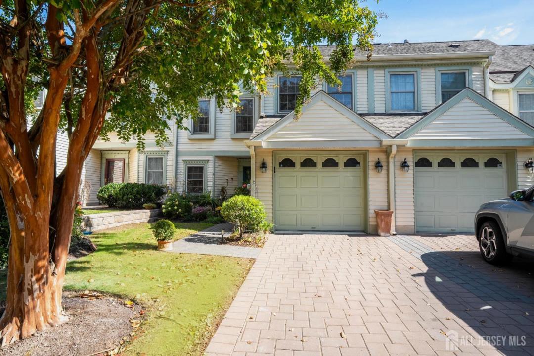 -72 Fair Acres Court, South Brunswick, New Jersey 08824, Stati Uniti