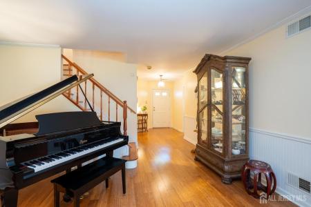 -72 Fair Acres Court, South Brunswick, New Jersey 08824, Stati Uniti