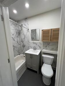 7029  Av. Papineau, Montréal (Villeray/Saint-Michel/Parc-Extension), Quebec H2E 2G3, Canadá