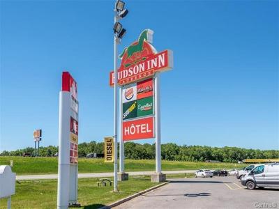 100  Route 201, Rigaud, Quebec J0P 1P0, Canada