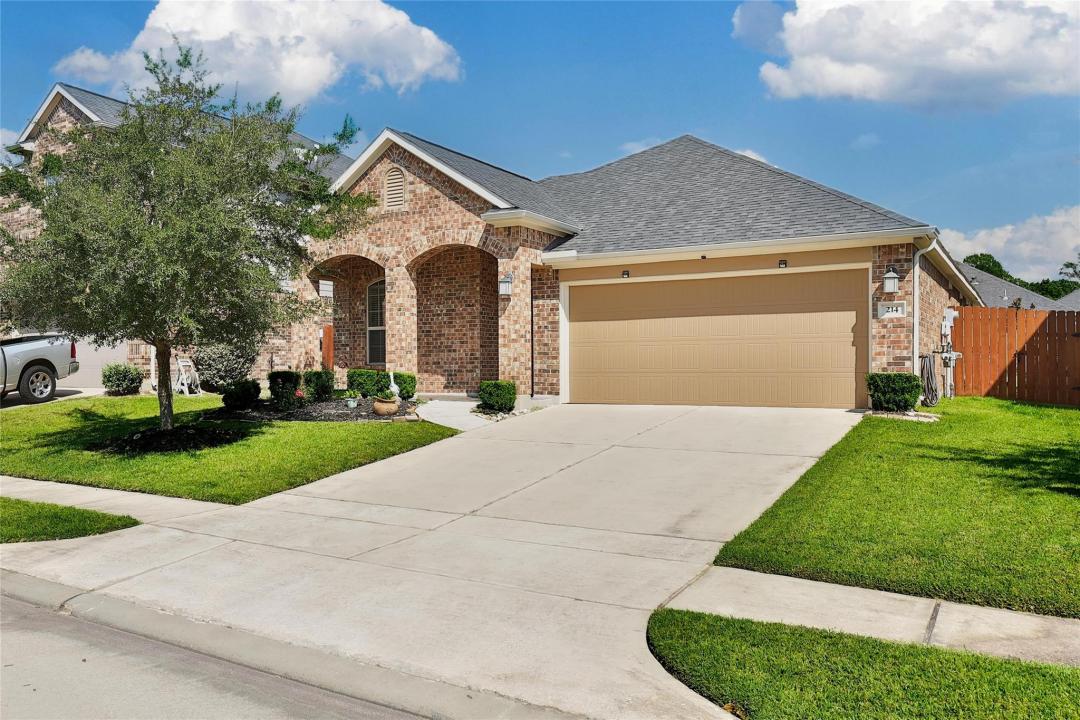 214 Pleasant Hill Way, Conroe, Texas 77304