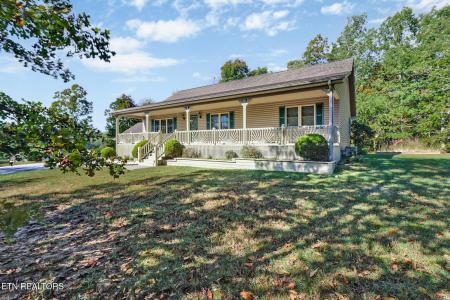 4045 Lone Wolf Circle, Crossville, Tennessee 38572