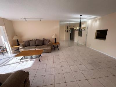 1025 Country Club Dr , 301, Margate, Floride 33063, États-Unis